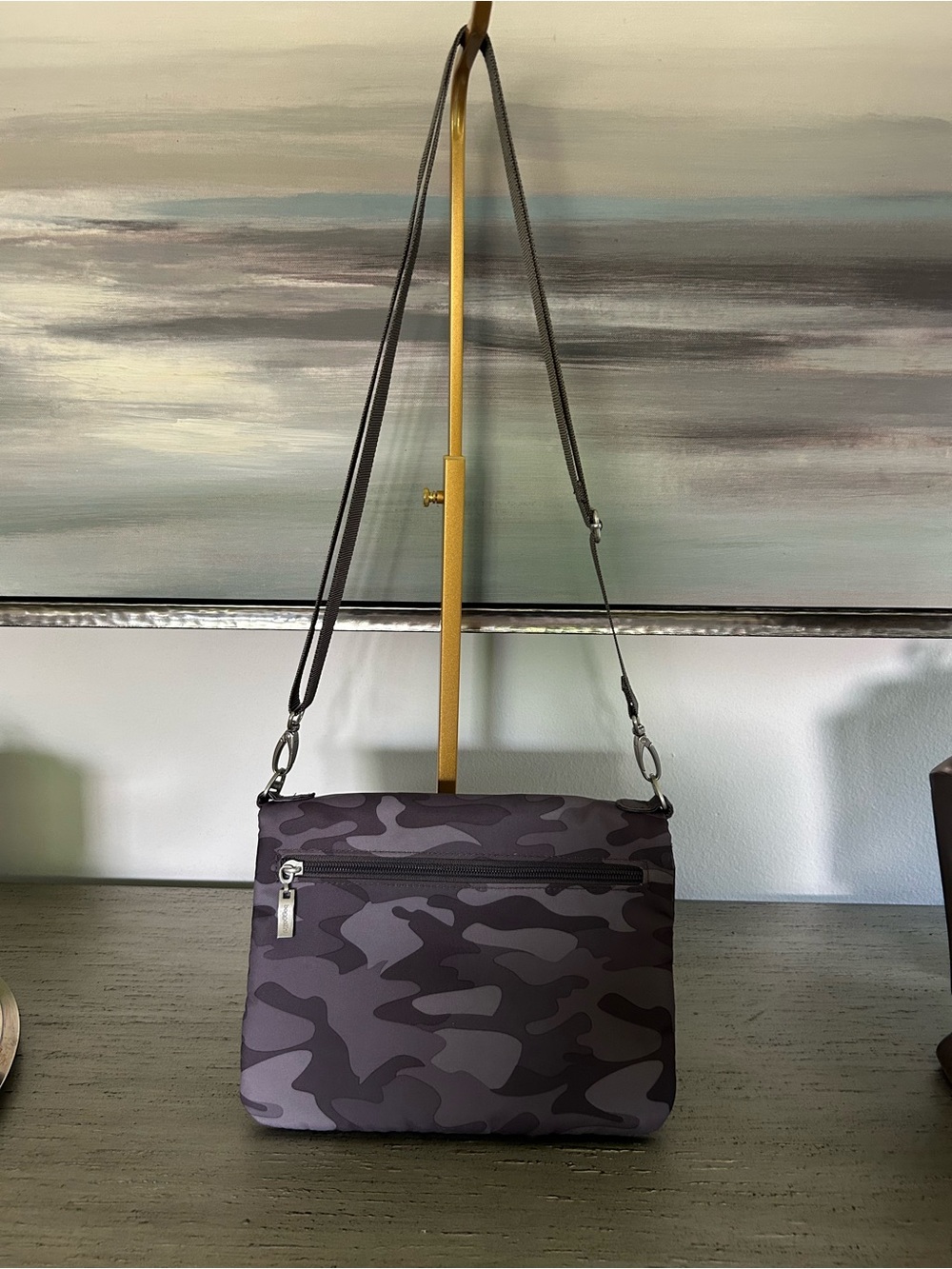 Baggallini Purple Camo Crossbody Messenger Bag NWOT 9.5x7.5 - Picture 6 of 13